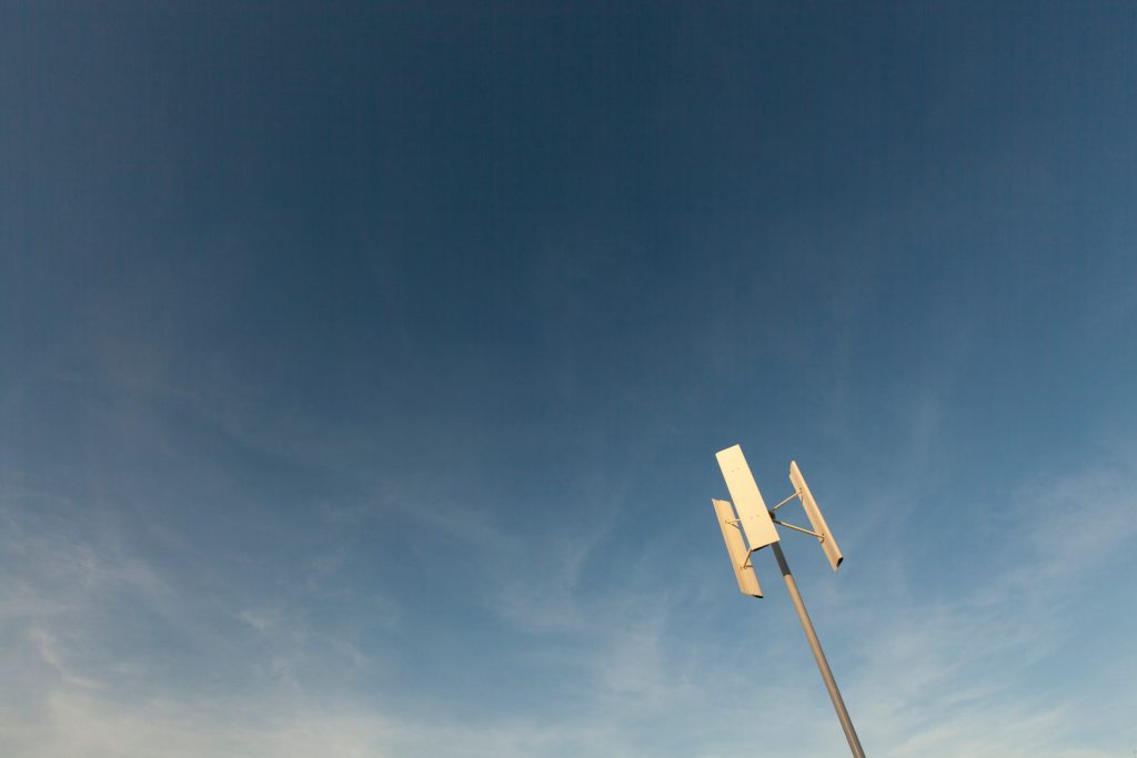 vertical axis wind turbine